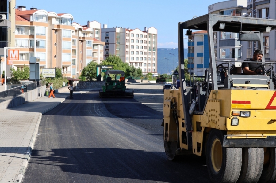 Safranbolu’nun dört bir yanına asfalt atılıyor
